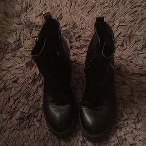 Steve Madden zipper bootie chunk heel